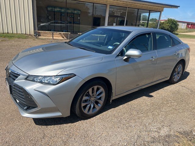 2021 Toyota Avalon XLE photo 2