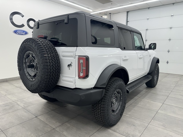 2025 Ford Bronco Outer Banks photo 3