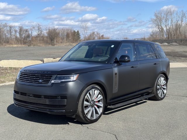 2025 Land Rover Range Rover SV's photo