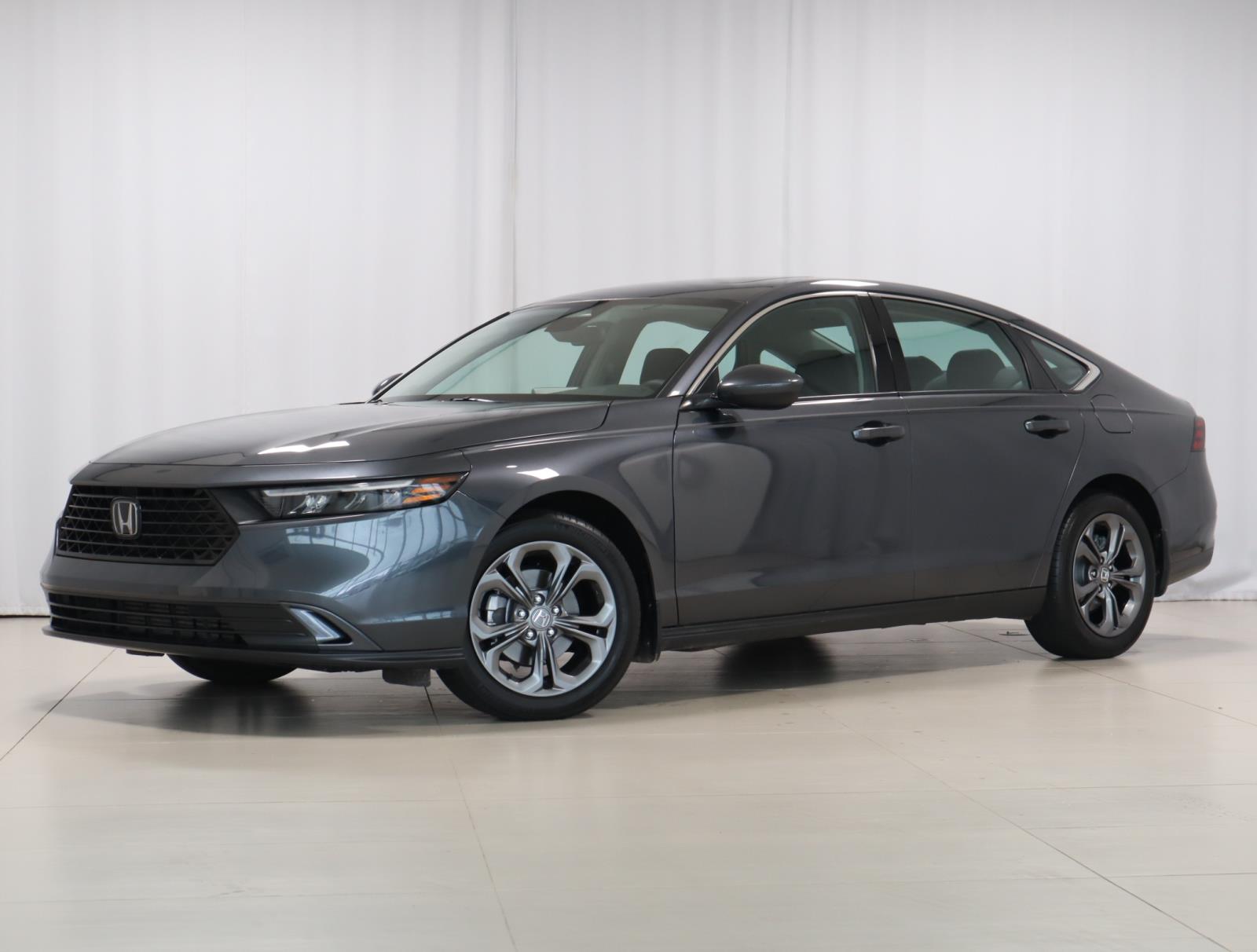 2023 Honda Accord EX's photo