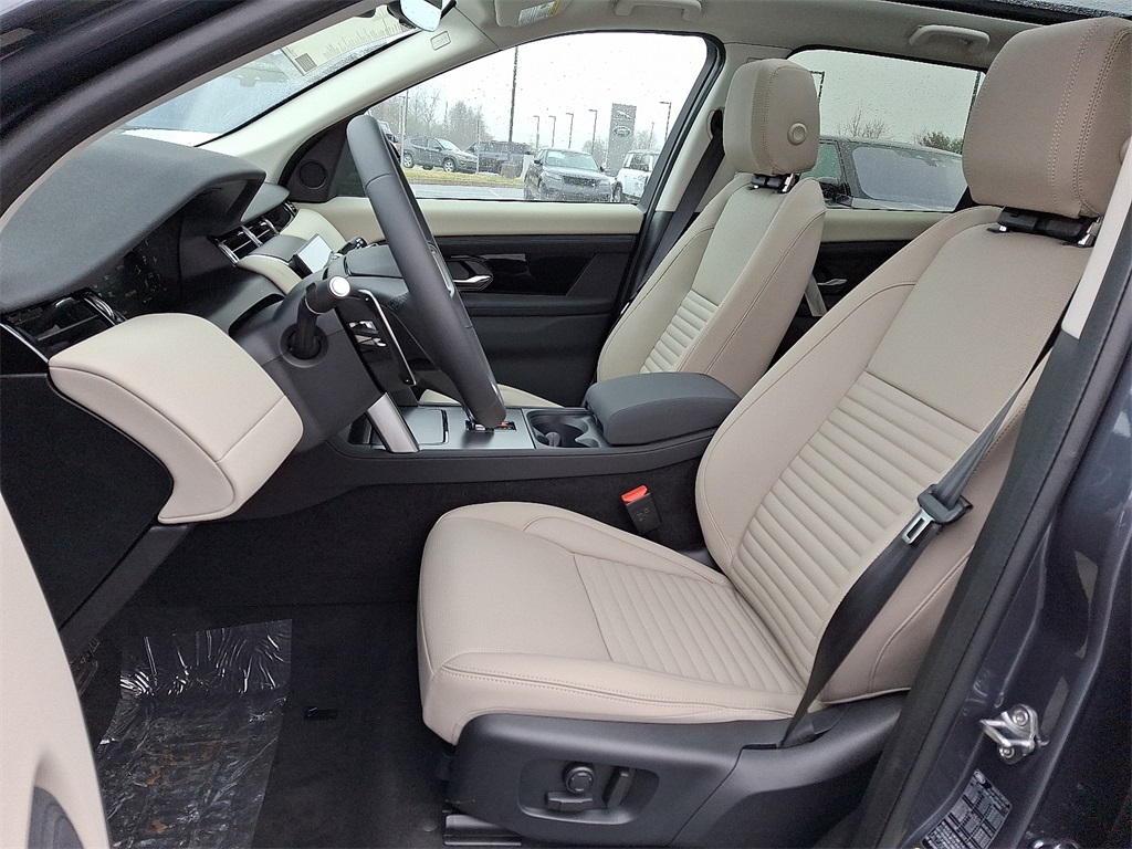 2025 Land Rover Discovery Sport S photo 8