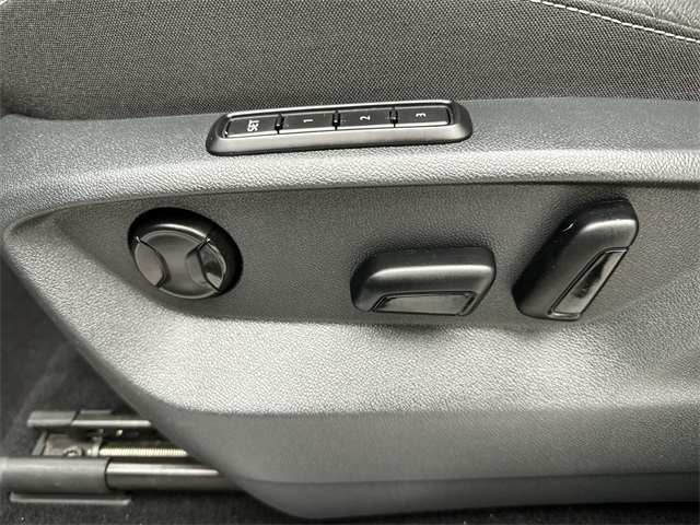 2022 Volkswagen Tiguan SEL Premium R-Line photo 4