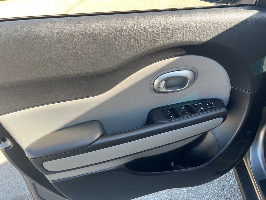 2016 Kia Soul Base photo 5