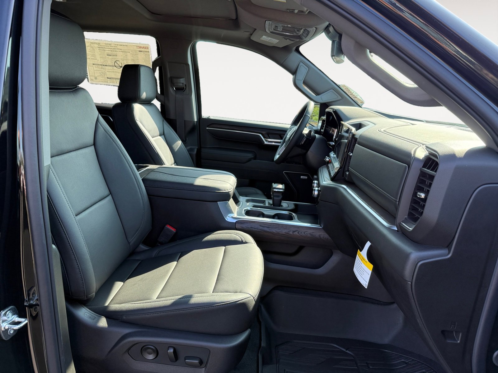 2026 Gmc Sierra 1500 SLT photo 17