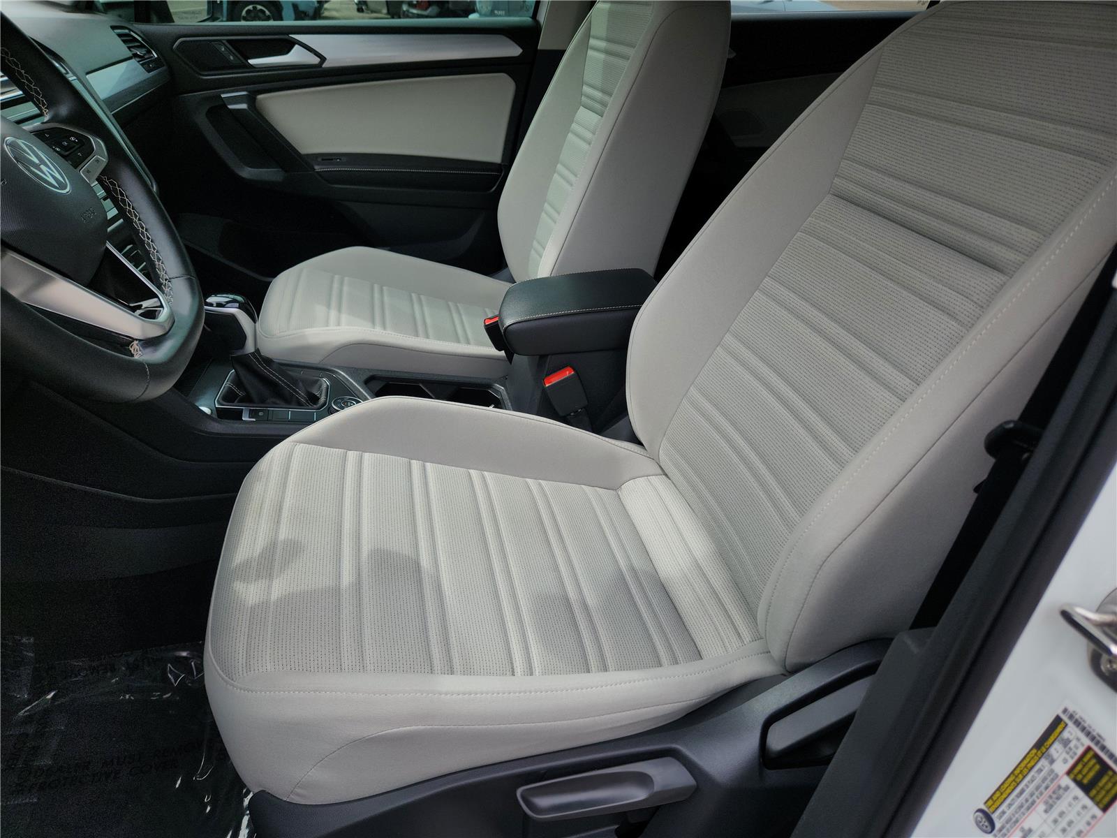 2022 Volkswagen Tiguan S photo 9