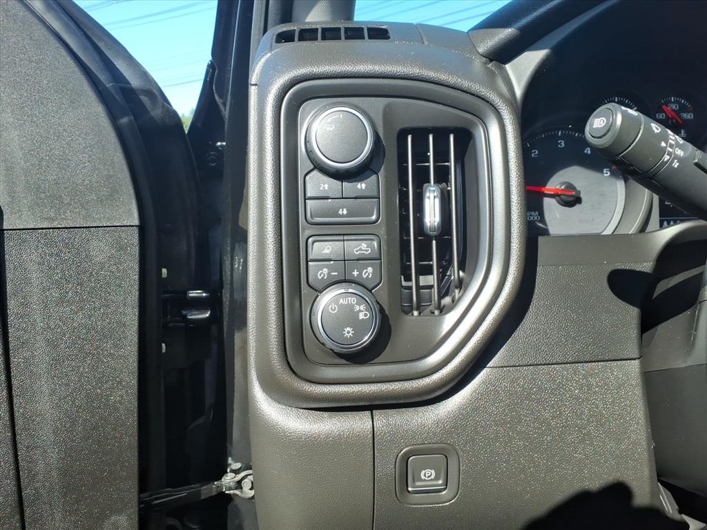 2024 Chevrolet Silverado 2500HD Custom photo 10