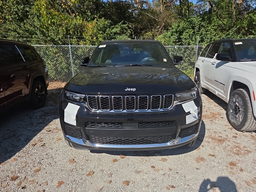 2025 Jeep Grand Cherokee Limited photo 2