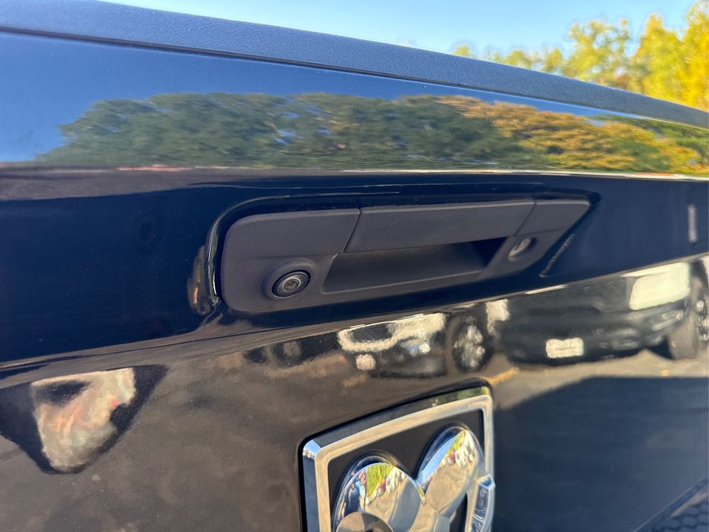 2016 Ram 1500 Laramie photo 11