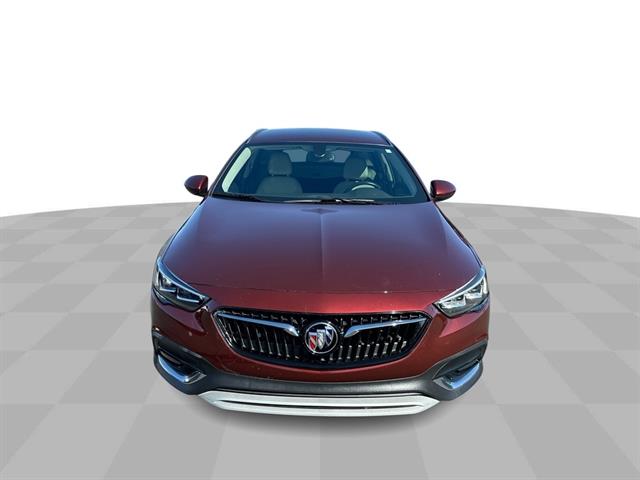 2018 Buick Regal TourX Essence photo 2