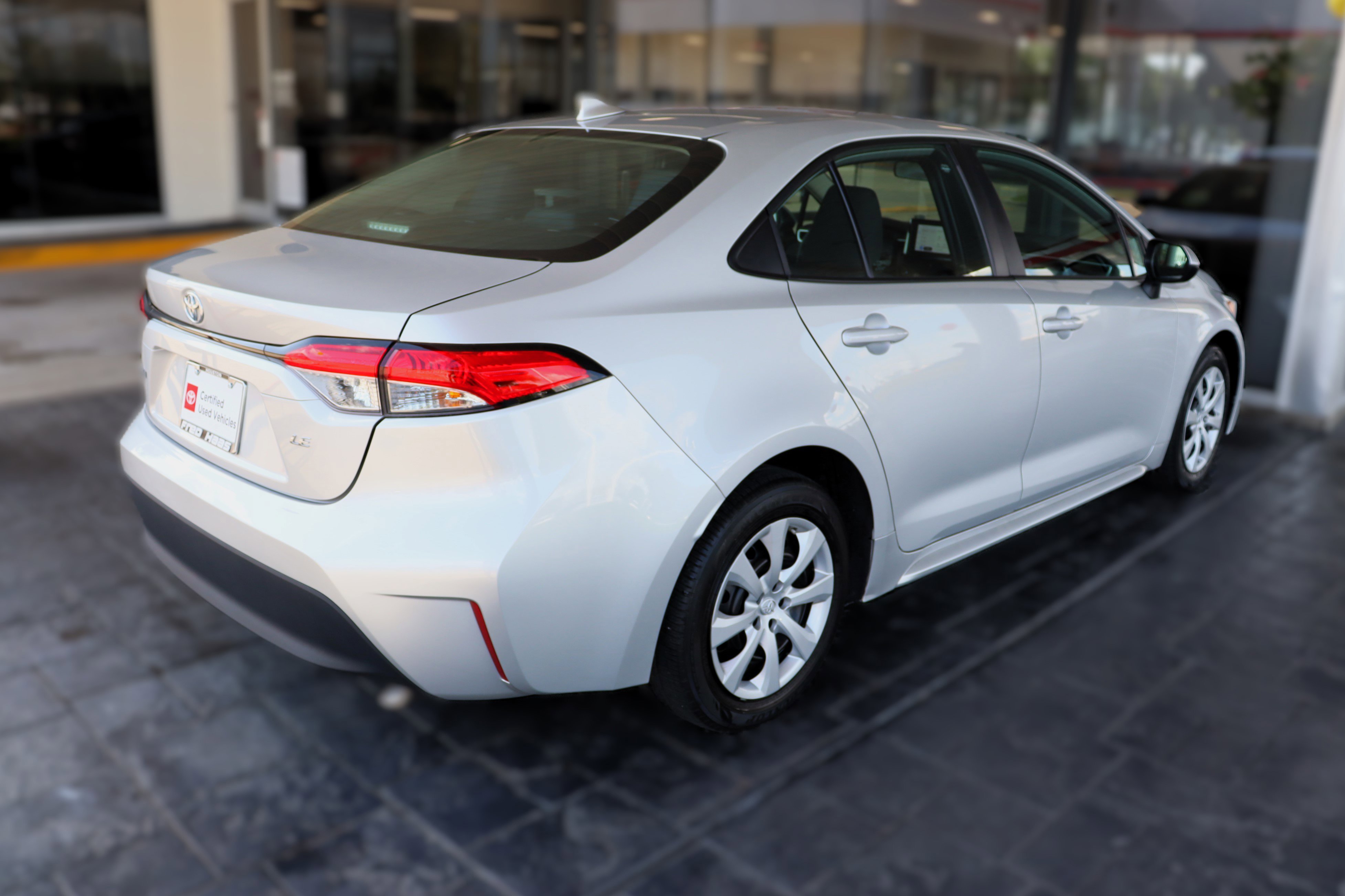2023 Toyota Corolla LE photo 10