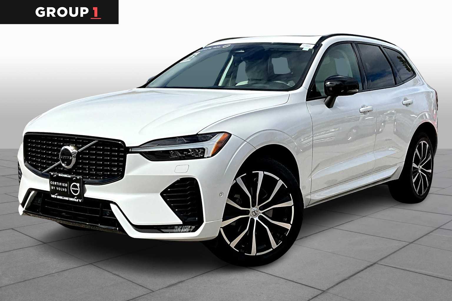 2023 Volvo XC60 Plus's photo