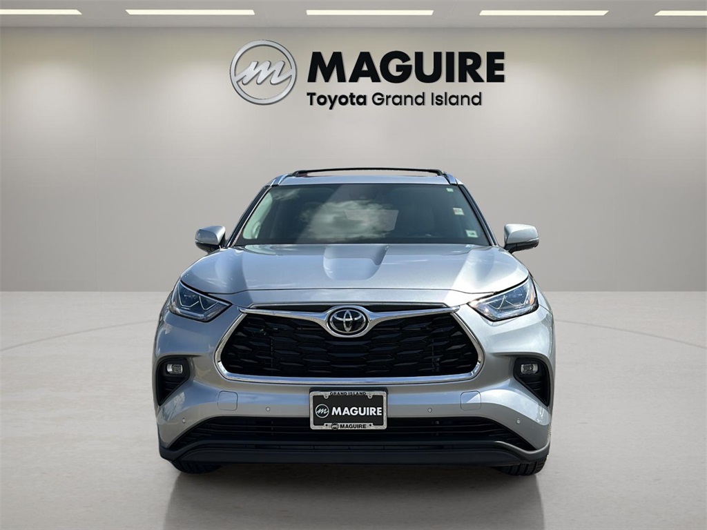 2022 Toyota Highlander Limited photo 4