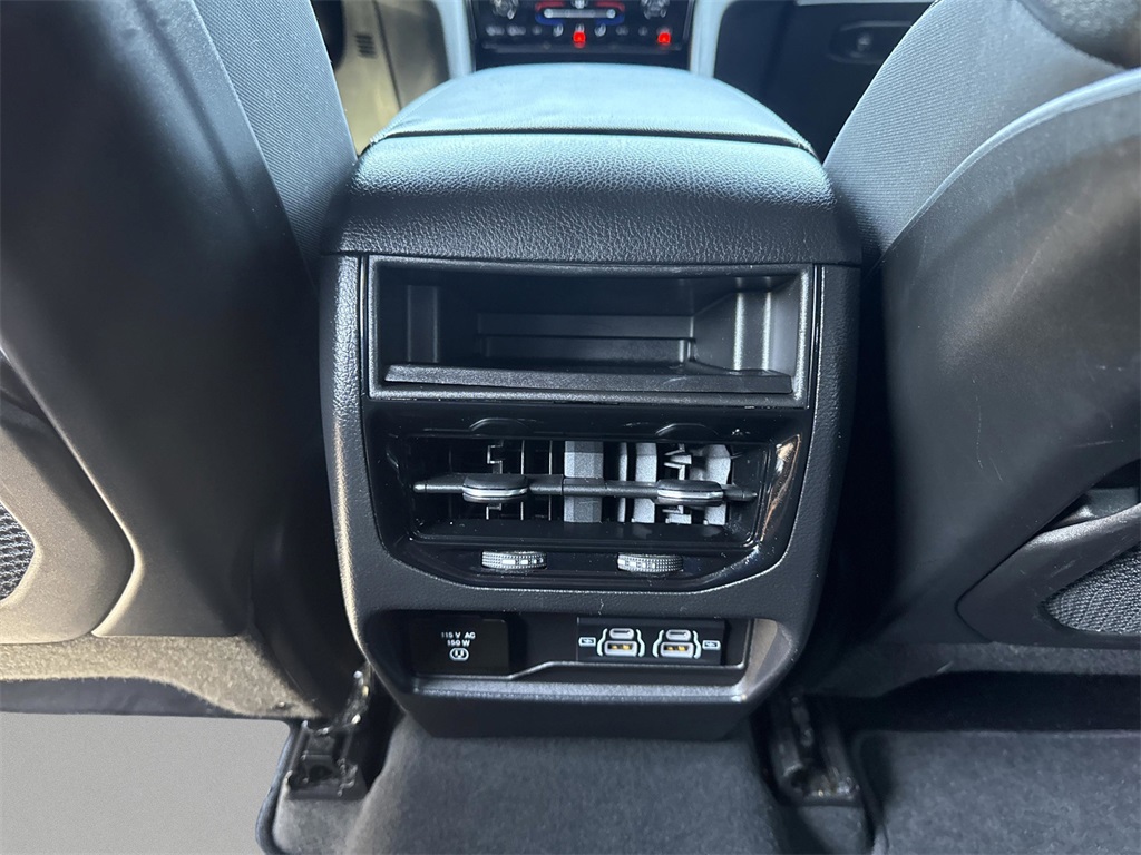 2023 Jeep Grand Cherokee Altitude photo 10