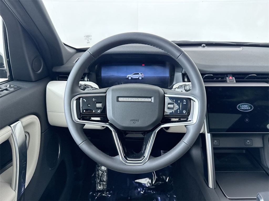 2025 Land Rover Discovery Sport SE photo 14