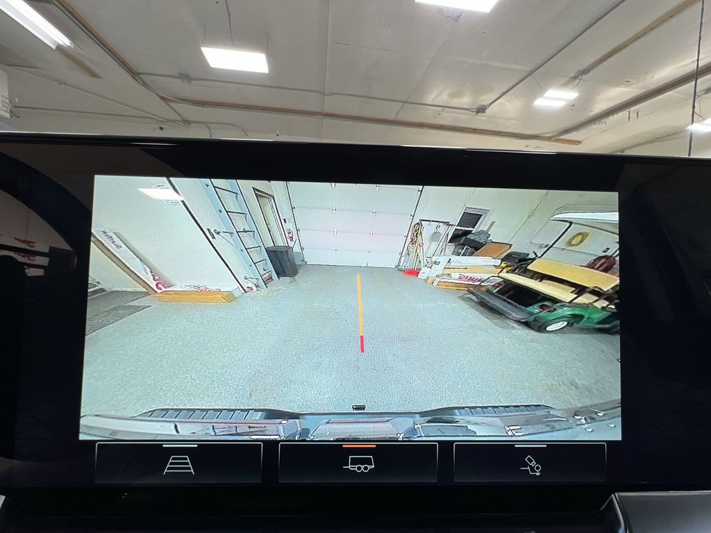 New 2025 White Frost Tricoat GMC SLT image 15