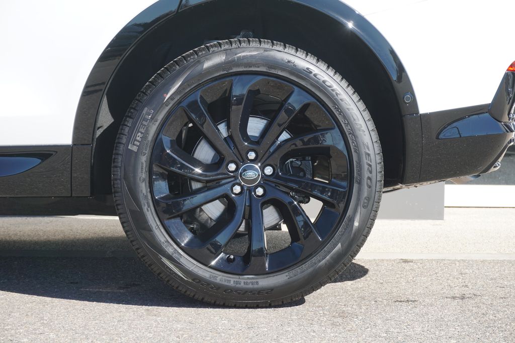 2025 Land Rover Discovery Sport SE photo 31