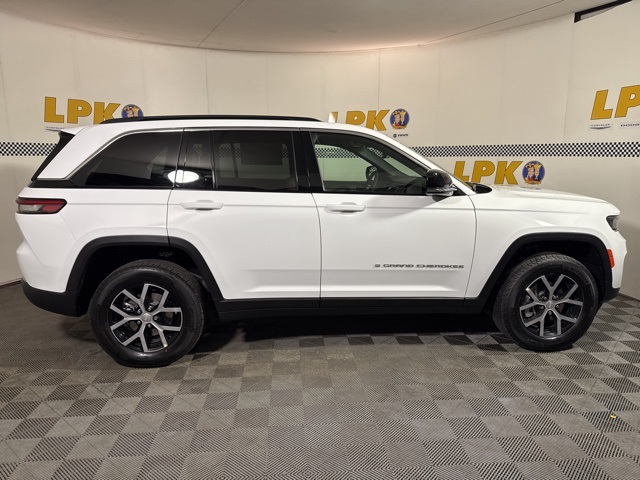 2025 Jeep Grand Cherokee Limited photo 2