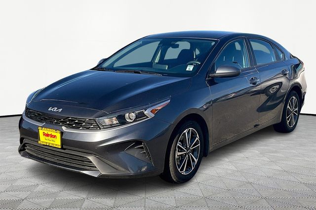 2023 Kia Forte LXS photo 2