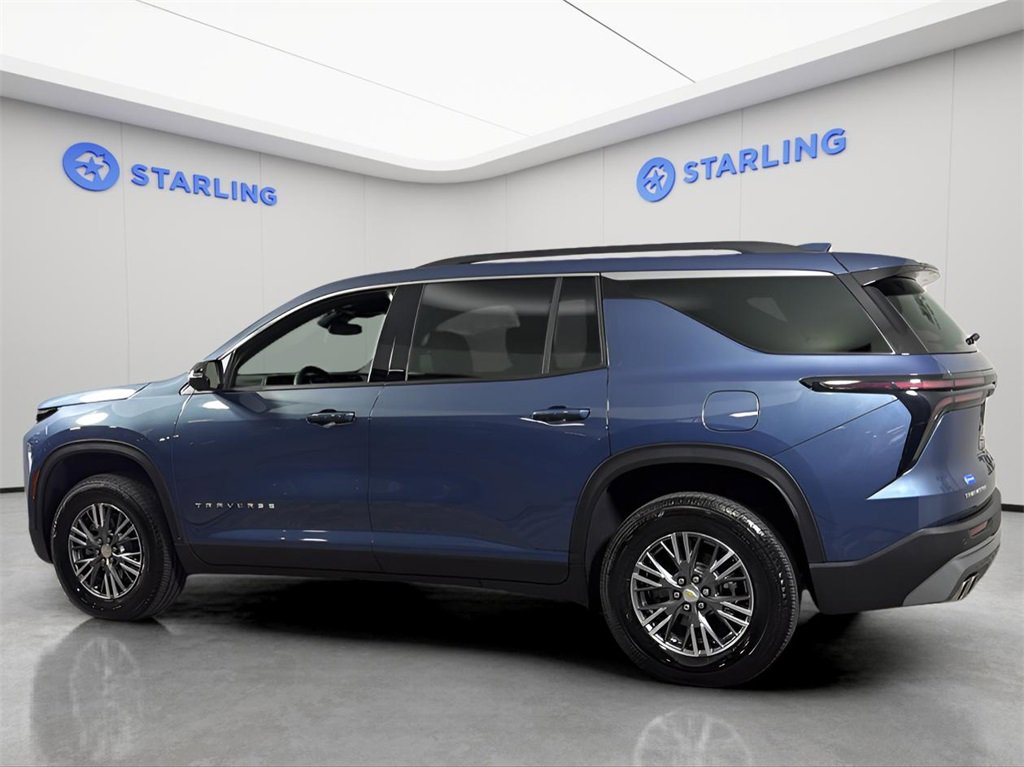 2025 Chevrolet Traverse photo 4