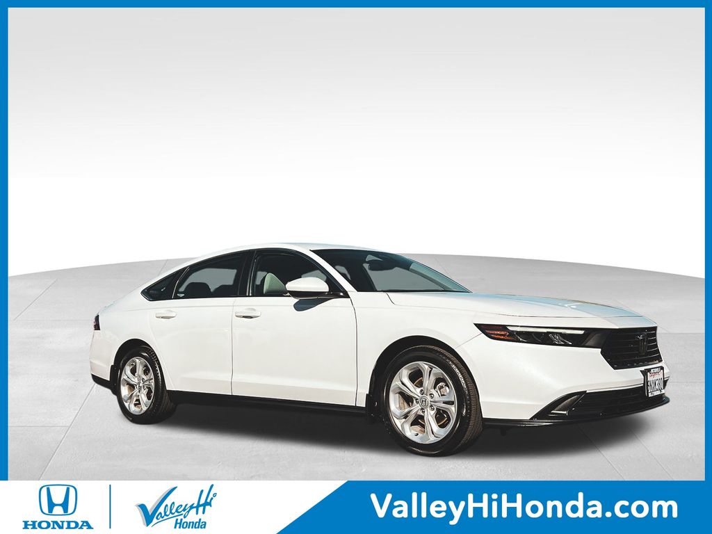 2024 Honda Accord LX's photo