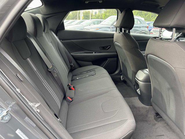 2025 Hyundai Elantra SEL Sport photo 15