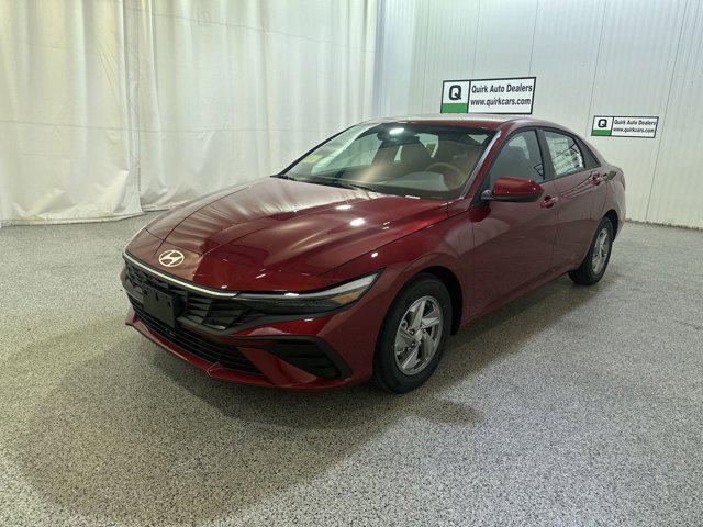 2025 Hyundai Elantra SE photo 3