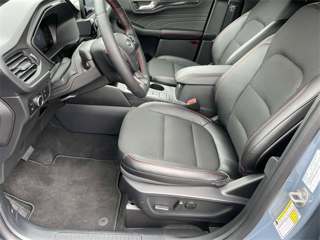 2025 Ford Escape Hybrid ST-Line photo 6