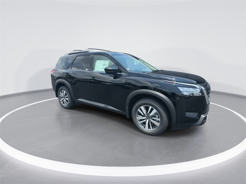 2025 Nissan Pathfinder SL photo 2