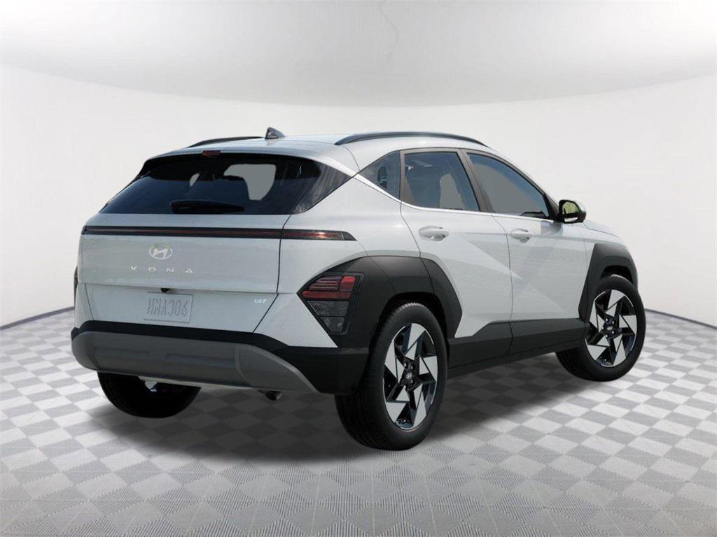 2026 Hyundai Kona SEL photo 4