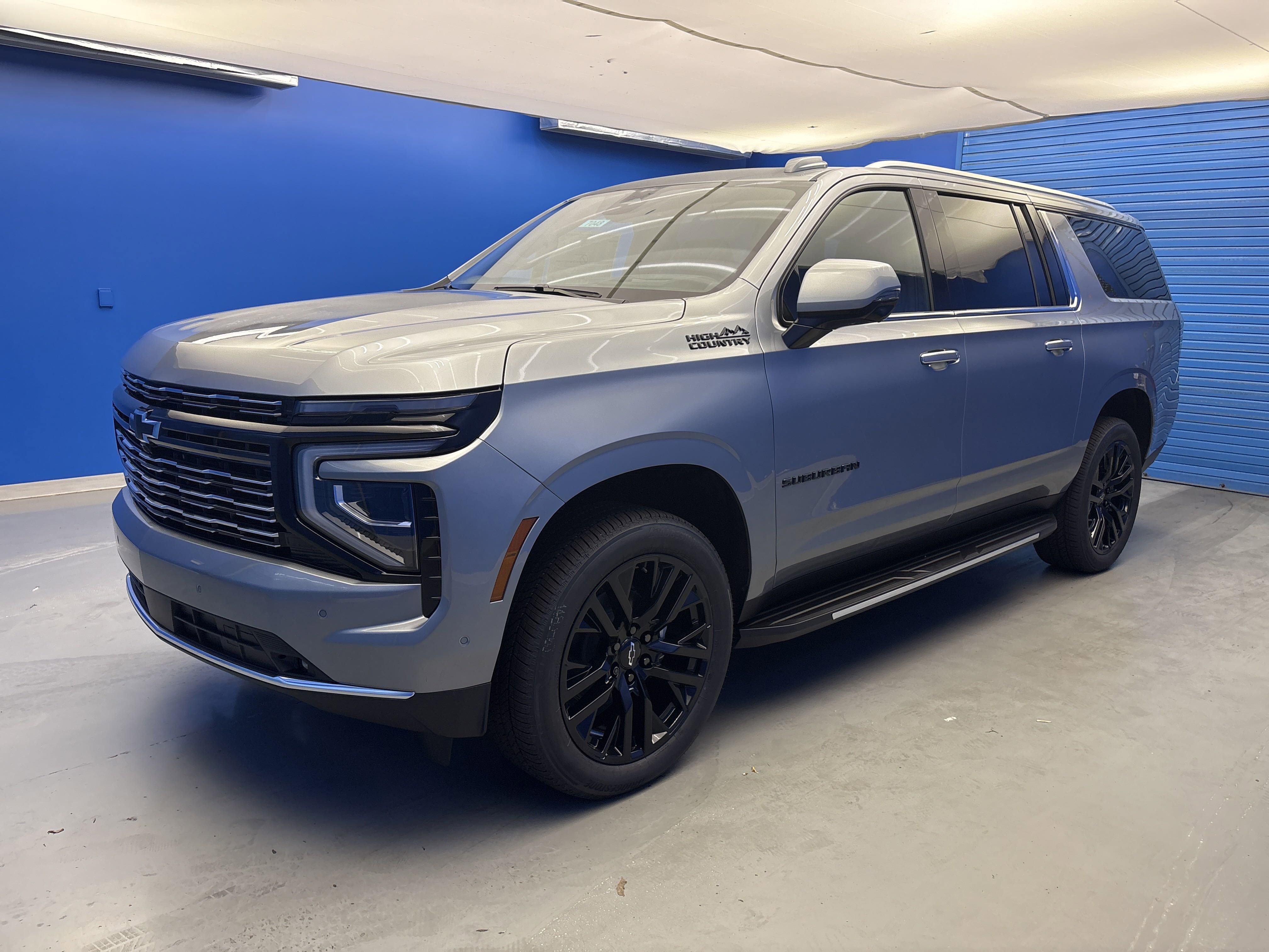 2025 Chevrolet Suburban High Country photo 2