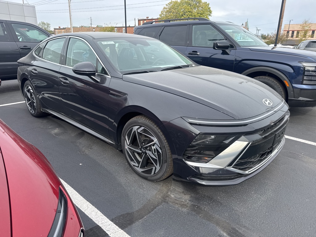 2026 Hyundai Sonata SEL Sport photo 2