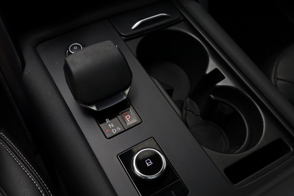 2022 Land Rover Discovery S photo 12