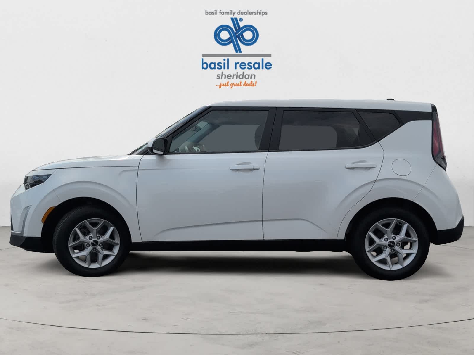 2023 Kia Soul LX photo 3