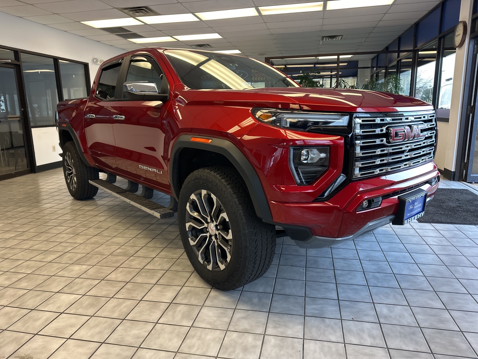 2024 GMC Canyon Denali's photo