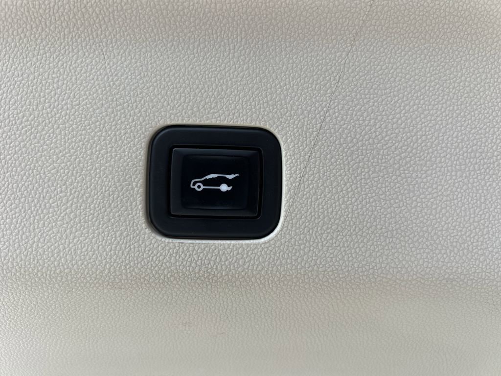 2021 Cadillac Escalade Premium Luxury Platinum photo 10
