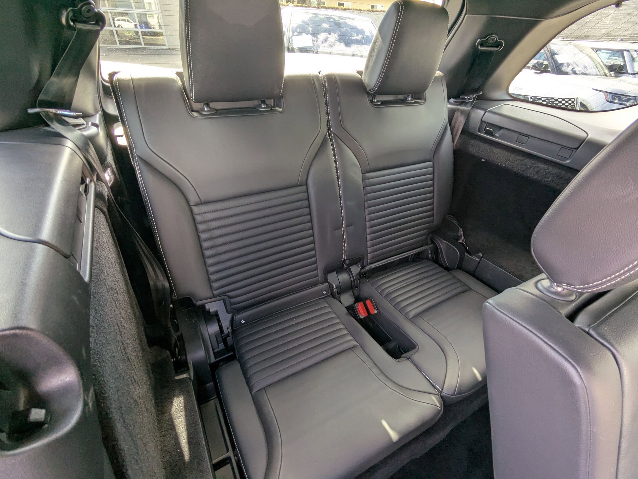 2023 Land Rover Discovery S R-Dynamic 7 Seat photo 20