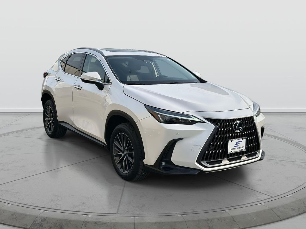 2023 Lexus NX 250's photo