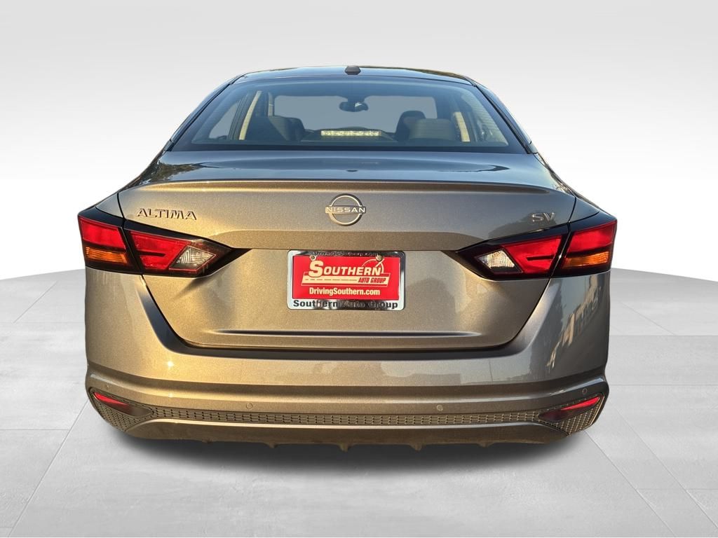 2023 Nissan Altima 2.5 SV photo 5