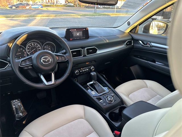 2017 Mazda CX-5 Touring photo 2