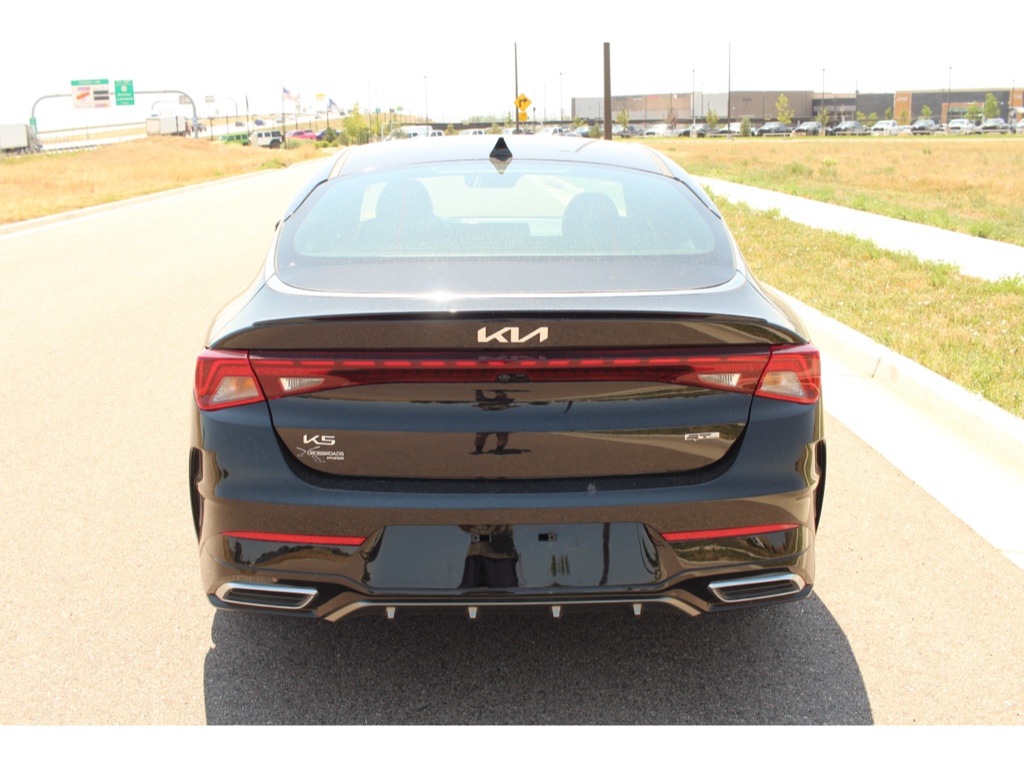 2024 Kia K5 GT-Line photo 4