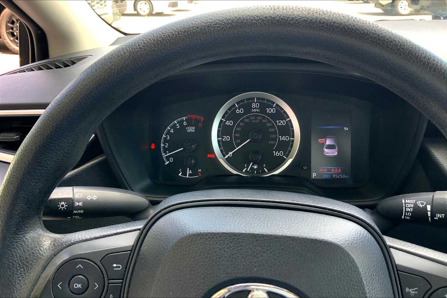 2021 Toyota Corolla LE photo 23