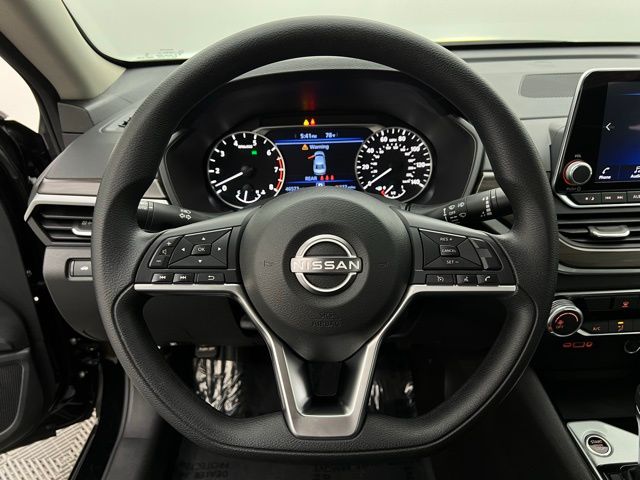 2024 Nissan Altima 2.5 SV photo 9