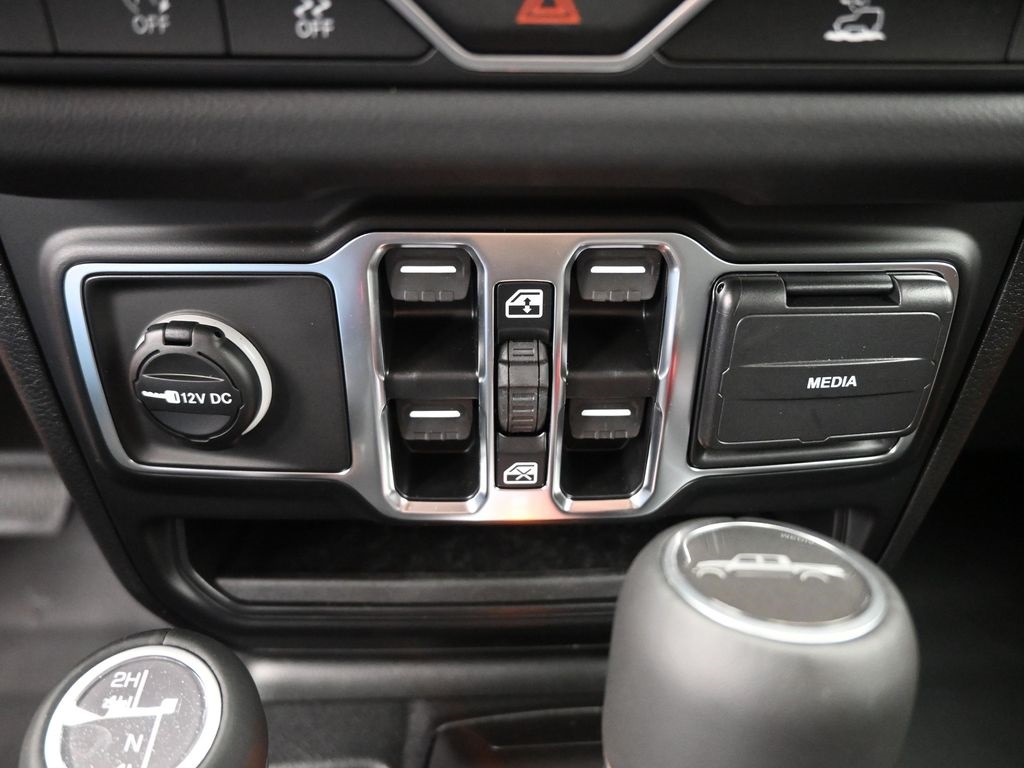 2025 Jeep Gladiator Sport photo 7