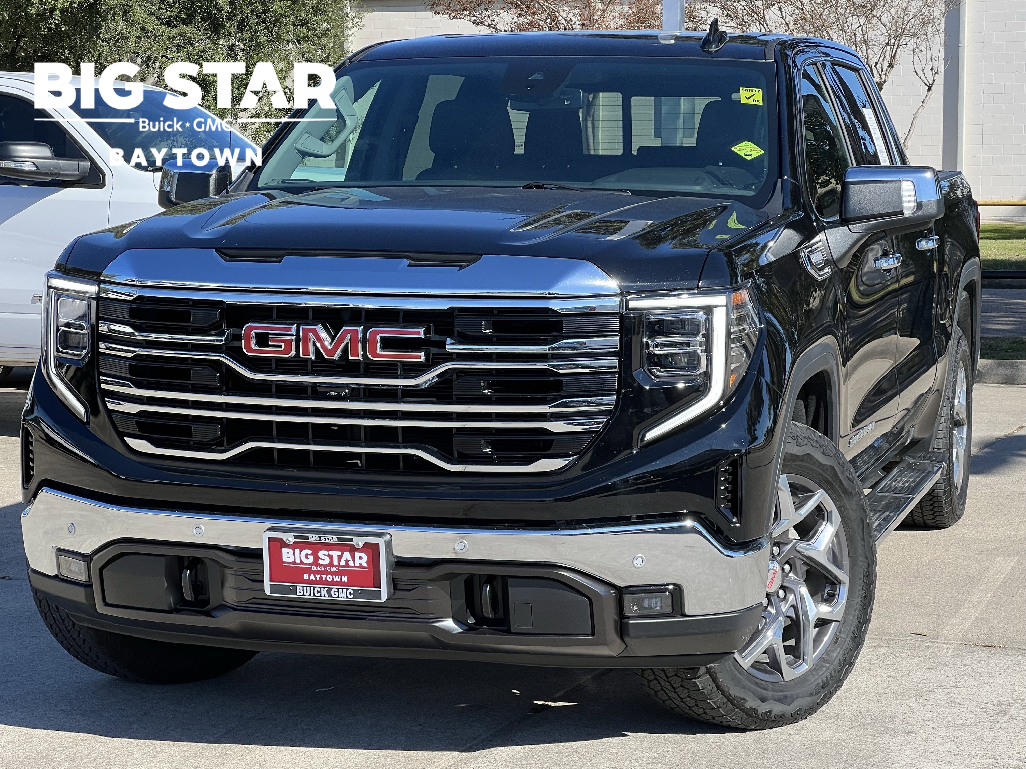 2024 GMC Sierra 1500 SLT's photo