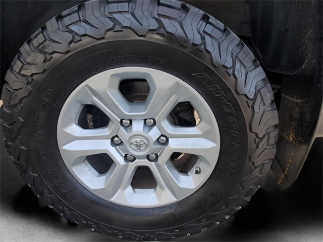 2014 Toyota 4Runner SR5 photo 8