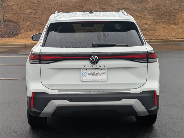 2026 Volkswagen Tiguan SE photo 3