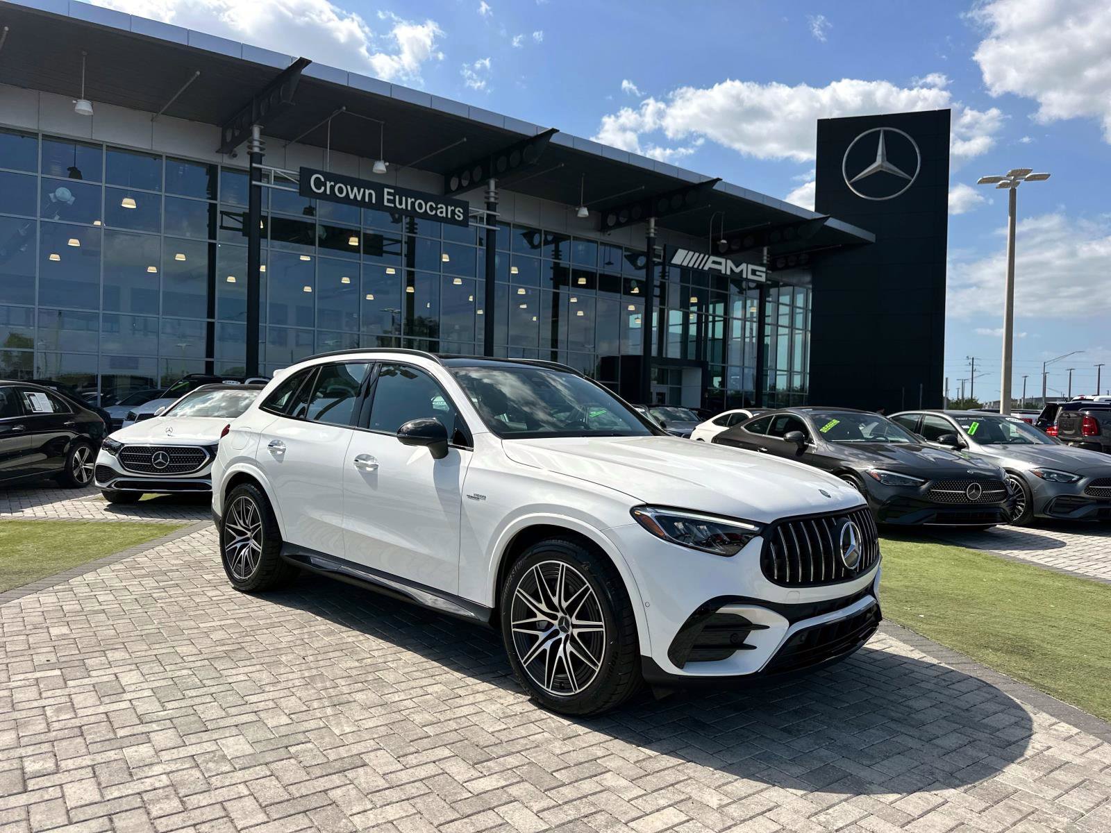 2025 Mercedes Benz GLC AMG 43 4MATIC photo 2