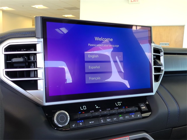 2025 Toyota Tundra Platinum CrewMax photo 24