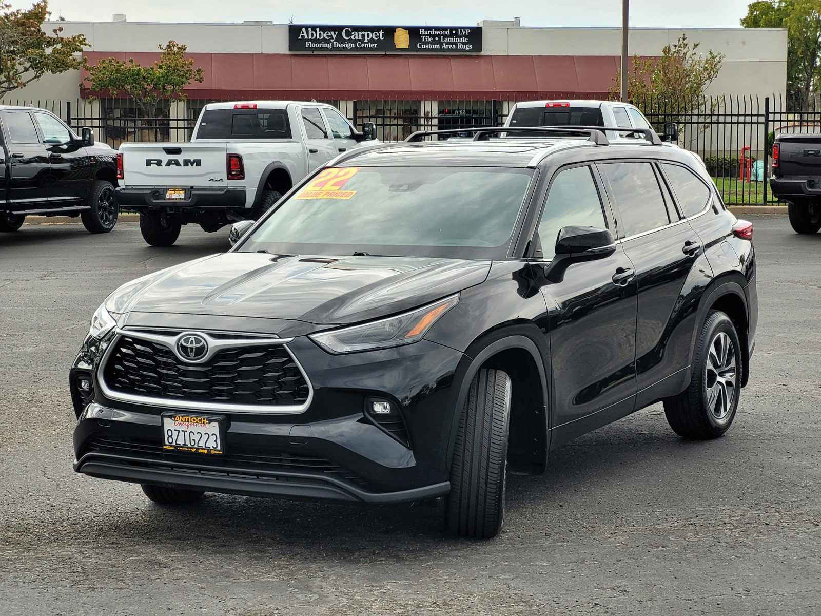 2022 Toyota Highlander XLE photo 7