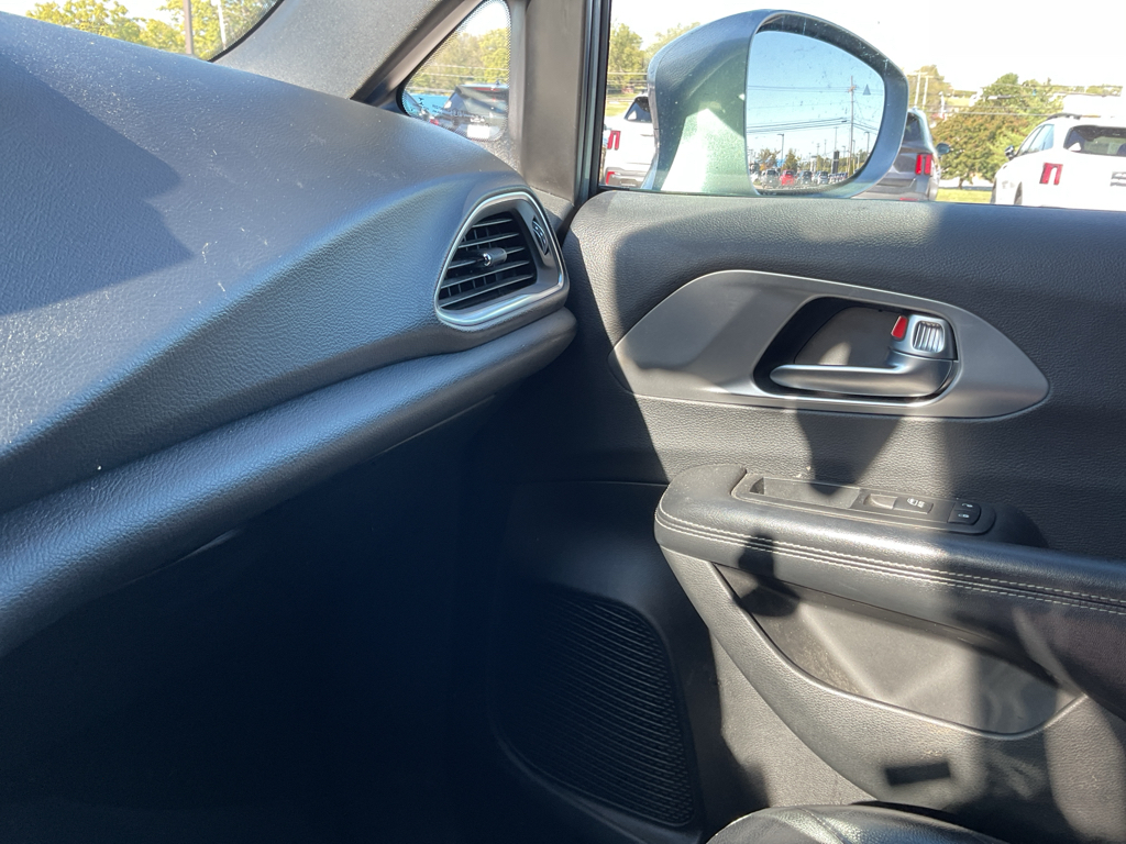 2019 Chrysler Pacifica Touring L photo 23